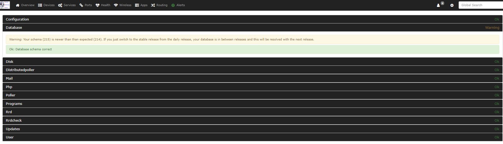 Page de validation de l'interface web LibreNMS : chaque composant affiche Ok ou Warning